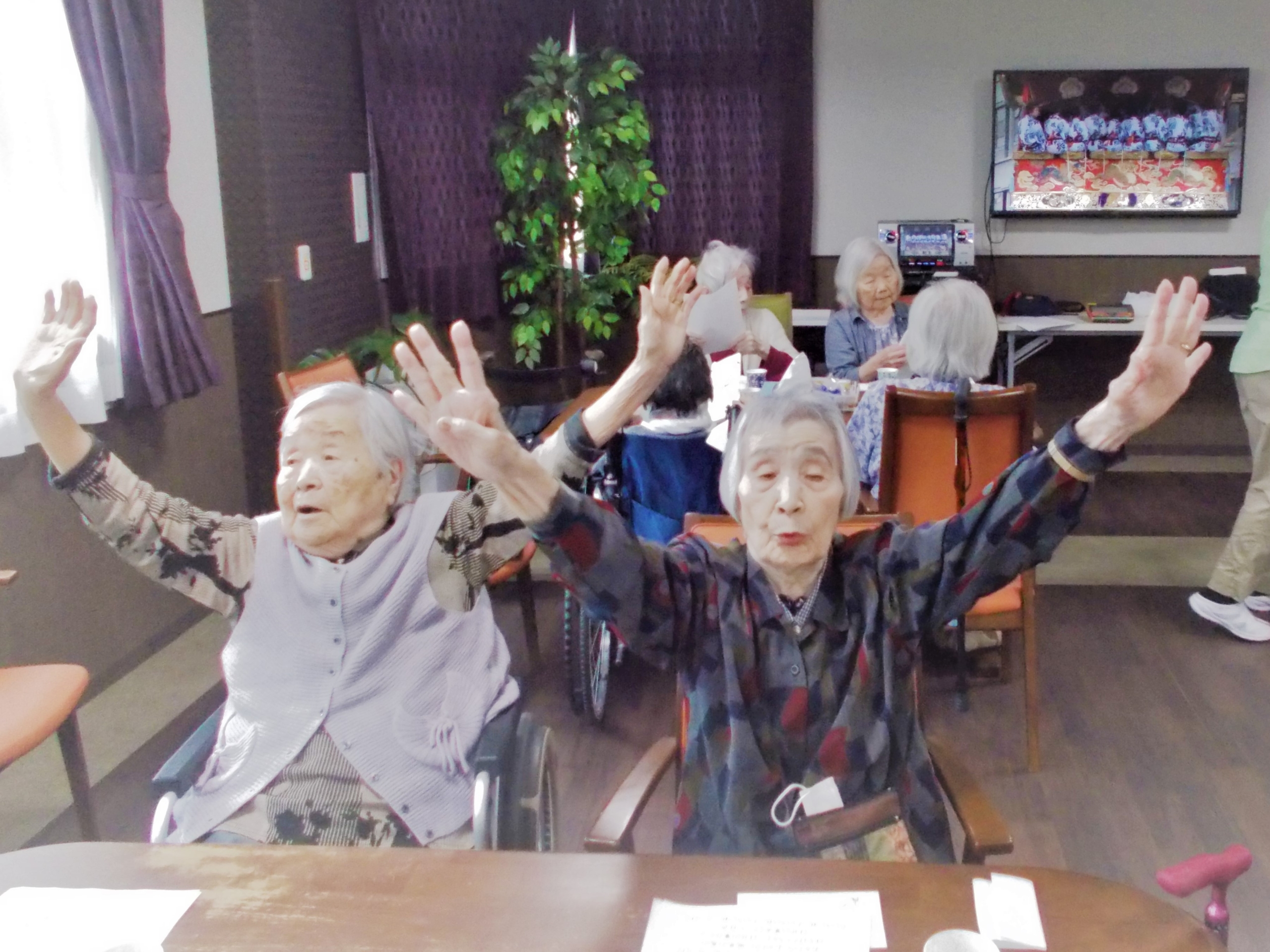 ニチイメゾン南草津Ⅱ番館20250926体操２