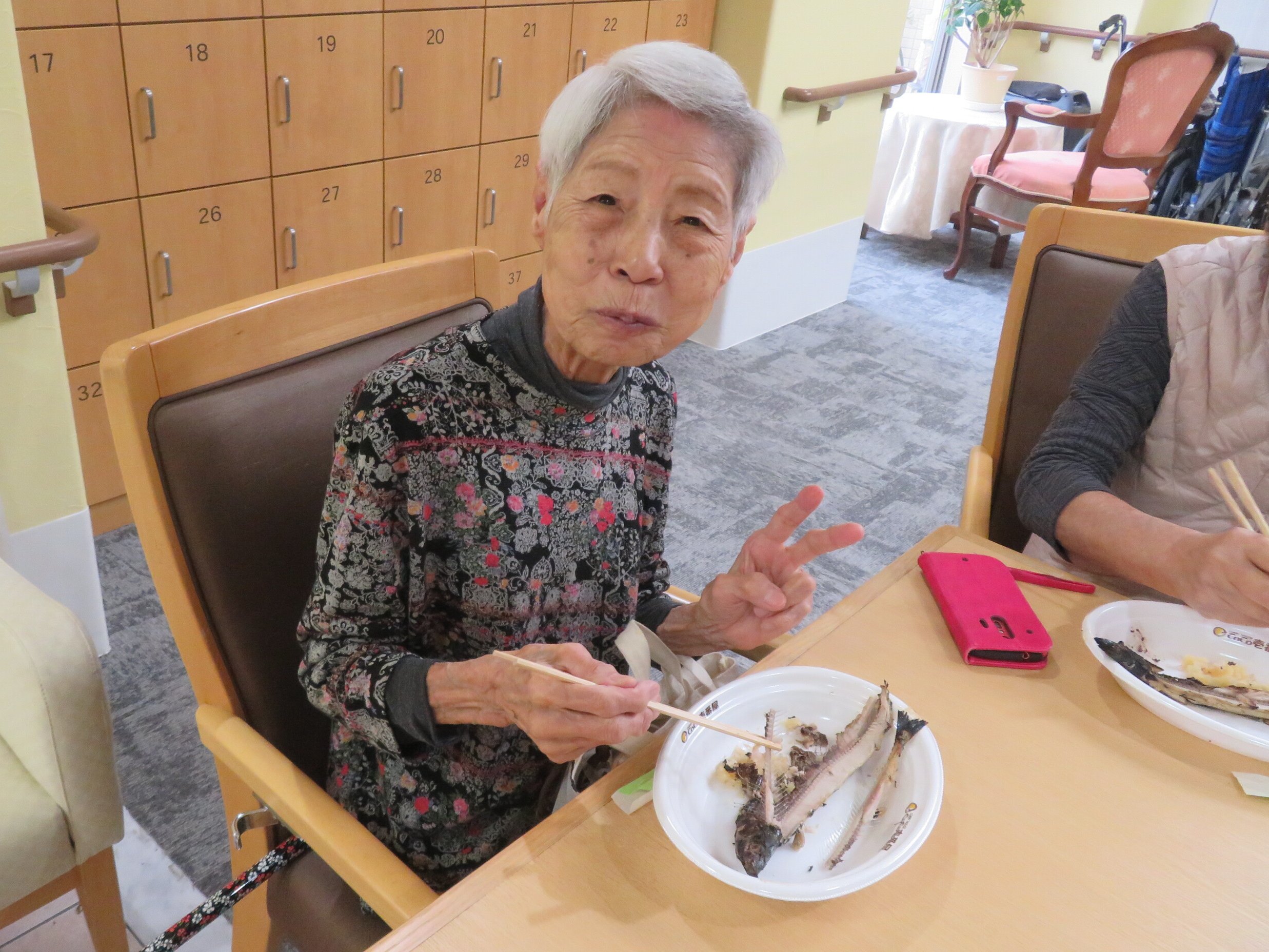 焼き立てのサンマ-1　ニチイホーム三鷹Ⅱ番館