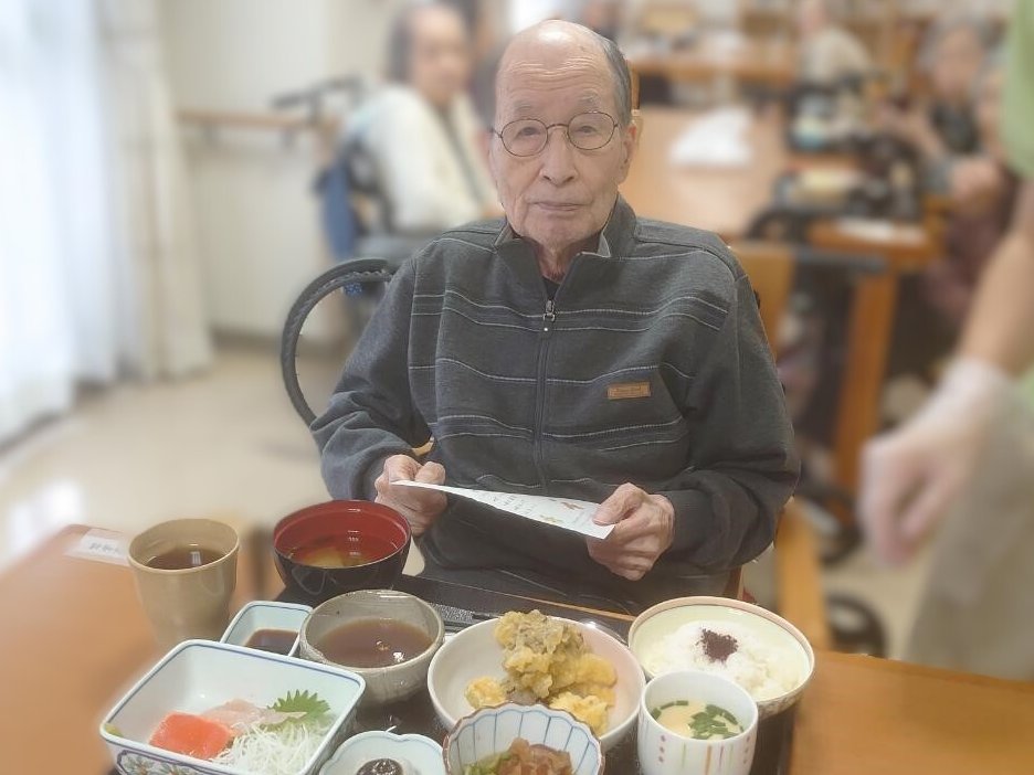 お誕生日お祝い膳-1　ニチイホーム杉並堀ノ内