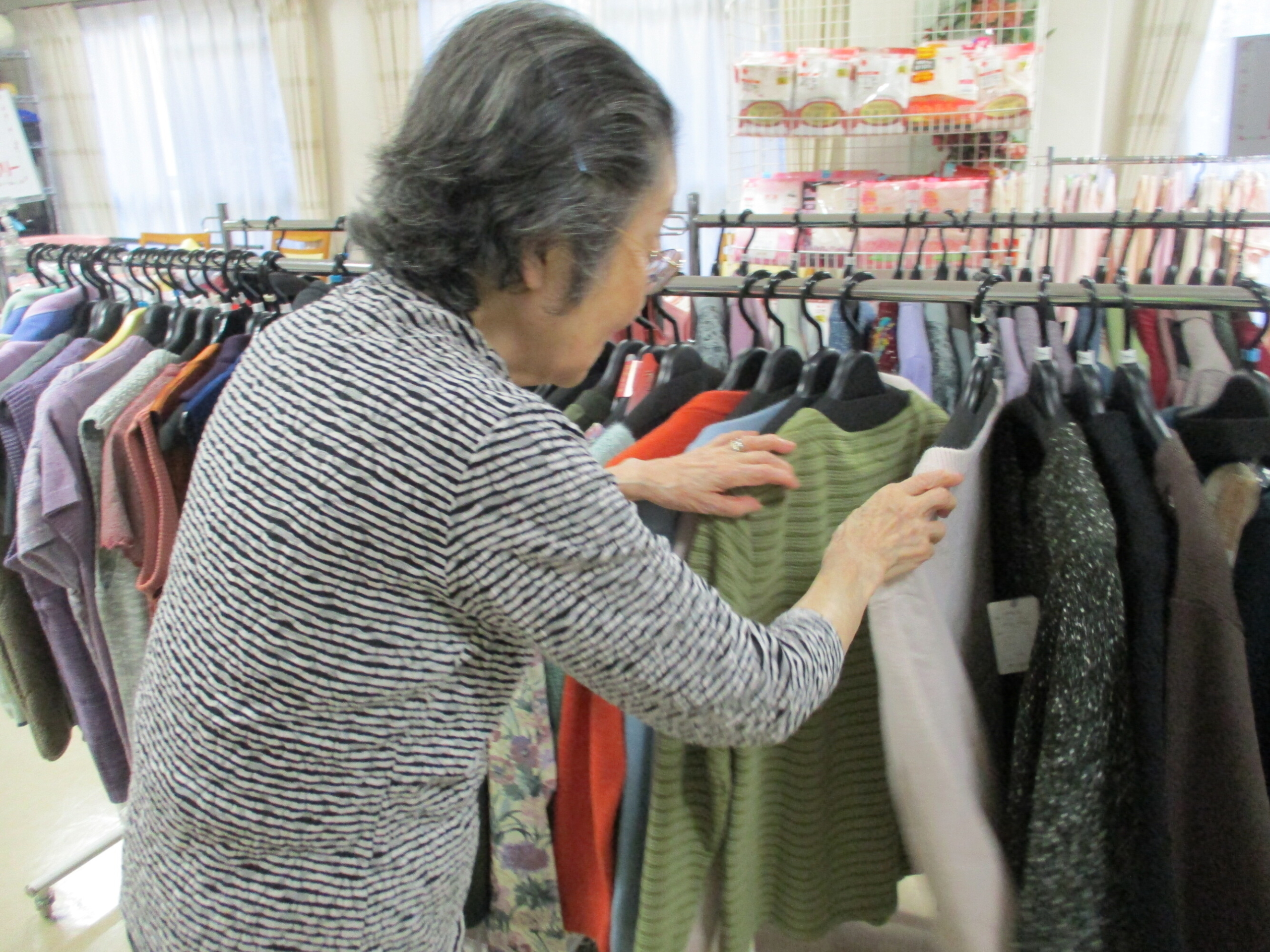 衣類販売会-1 ニチイホーム杉並堀ノ内