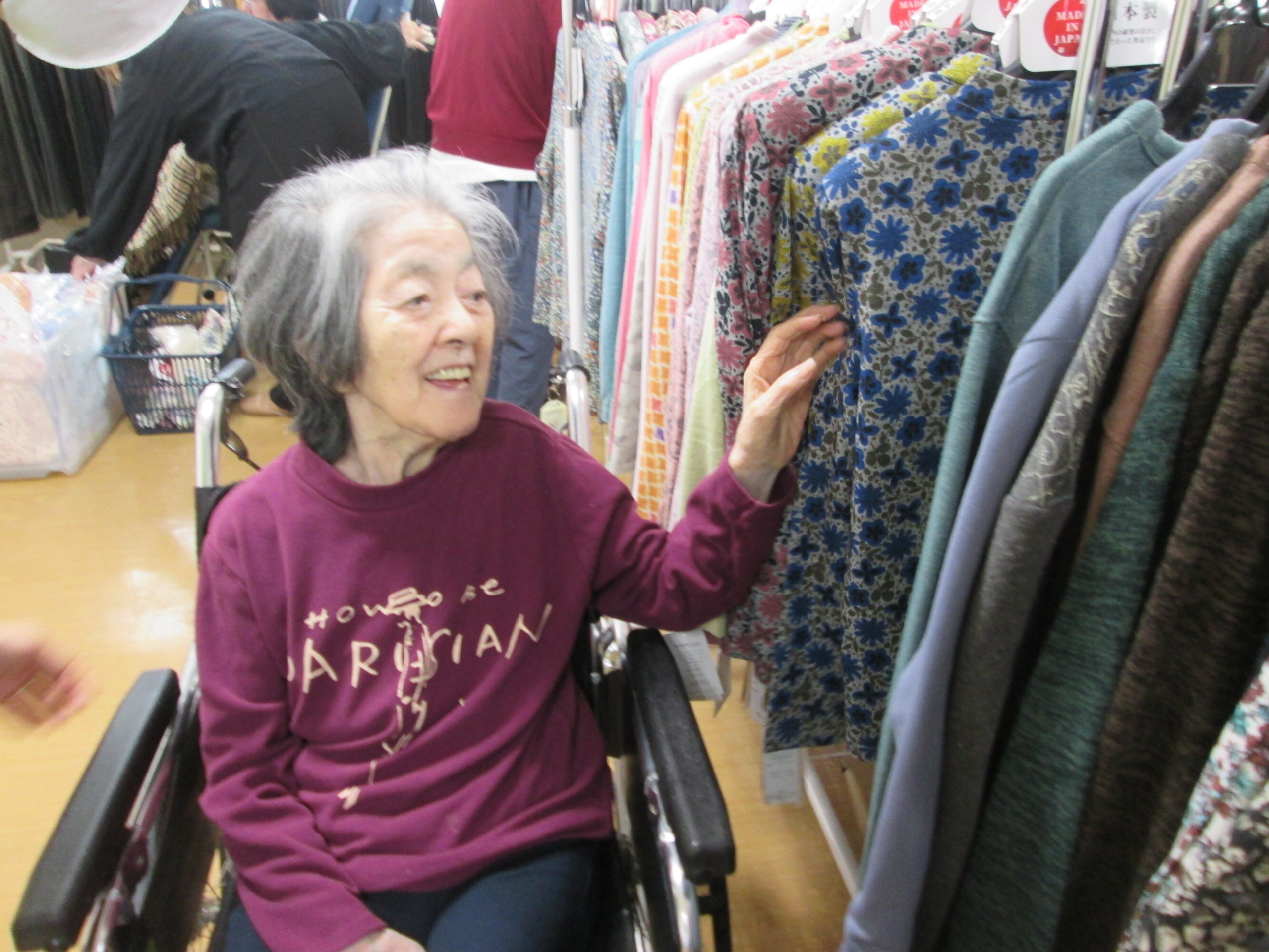 衣類出張販売会-1 ニチイホーム矢口