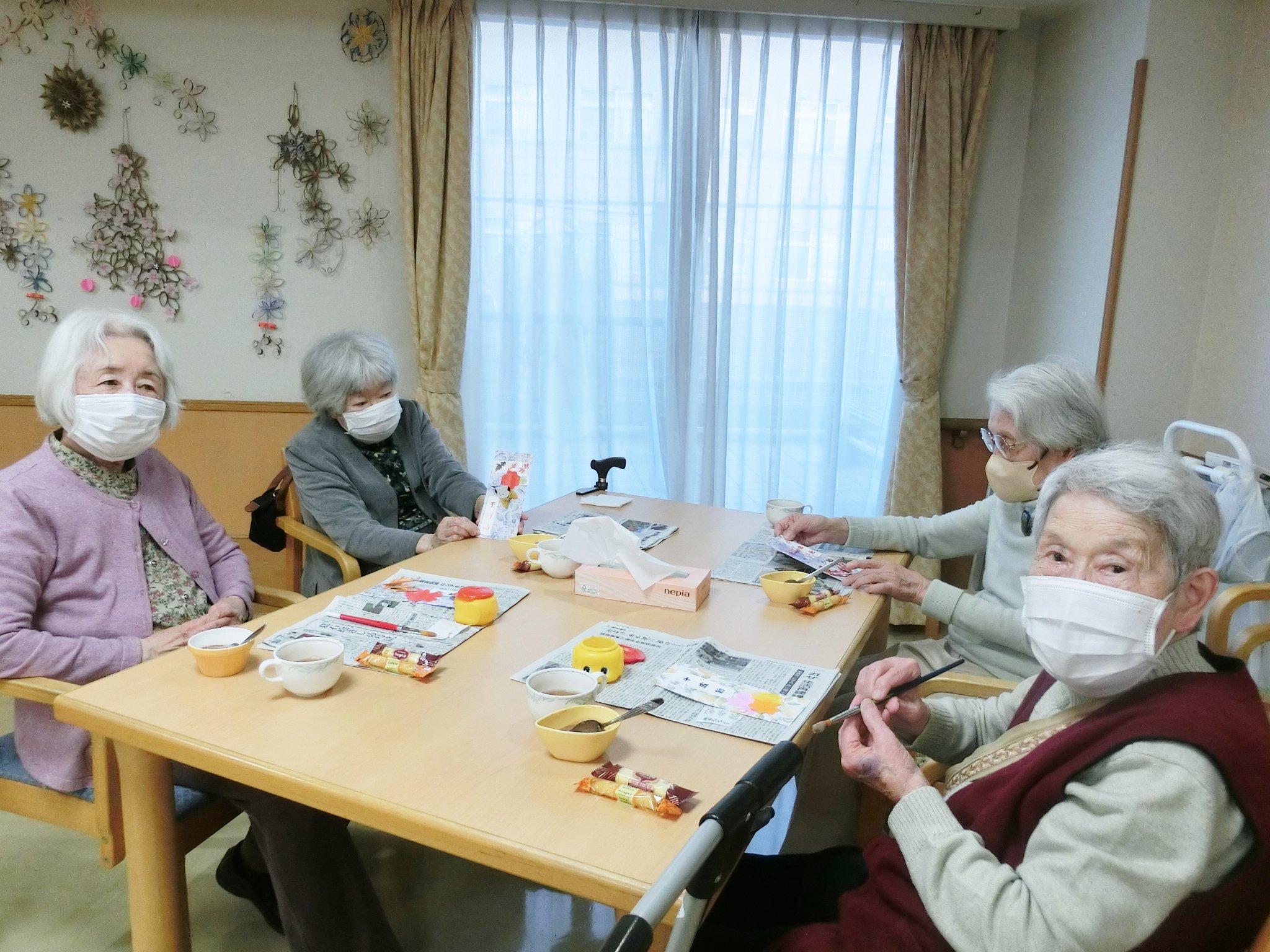 千歳飴の袋作り-1　ニチイホーム星ヶ丘