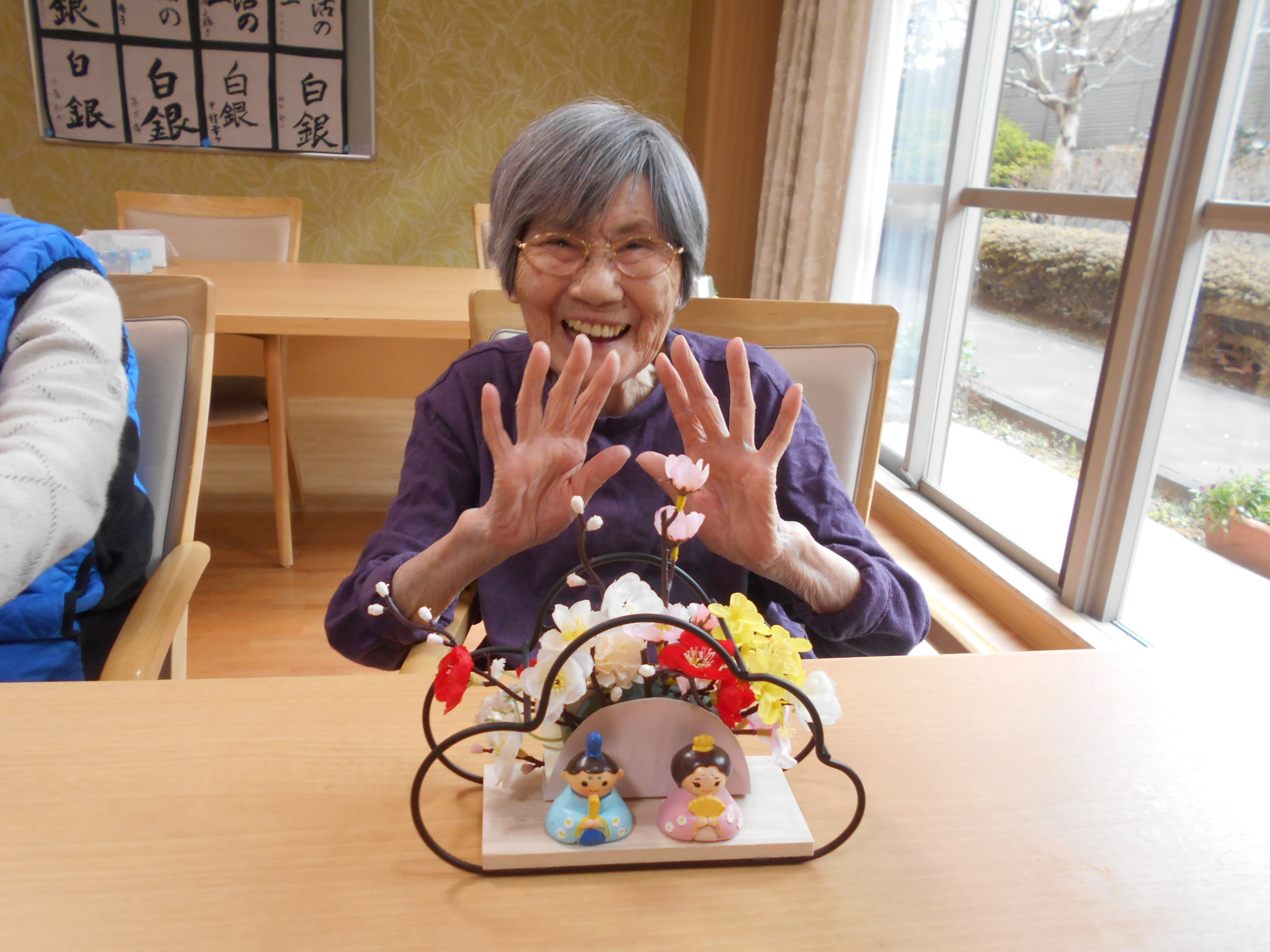 ひな人形飾りを作りました♪-1　ニチイホーム西武柳沢