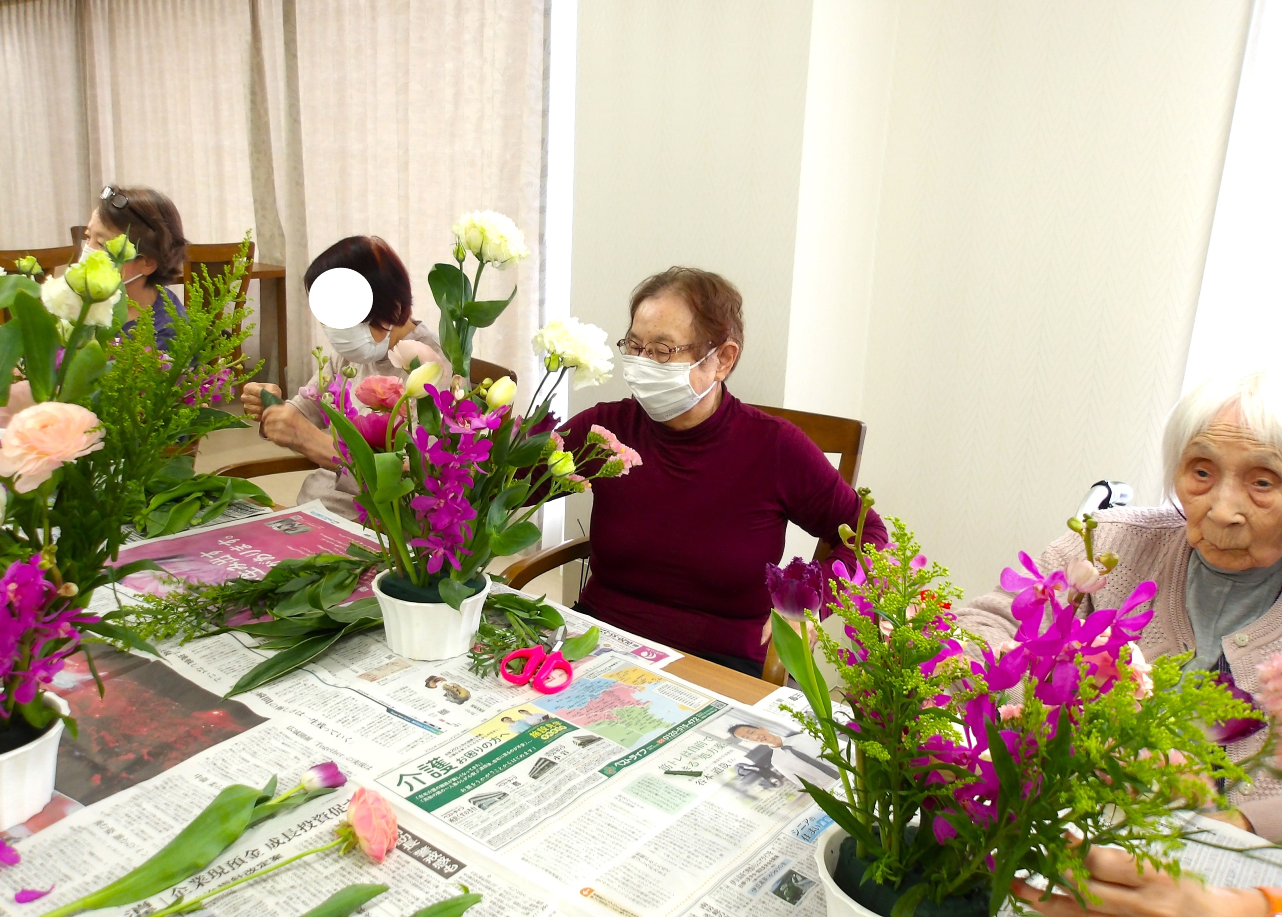 ニチイホーム鷺沼南の生け花20260304_１