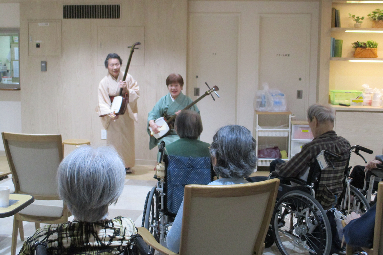 三味線鑑賞会-1 ニチイホーム杉並堀ノ内